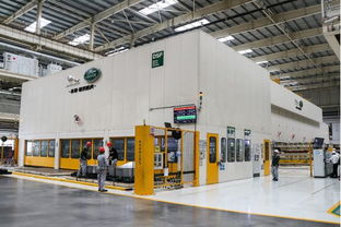 探秘路虎生产线 两天拍摄，见证匠心制造的工业艺术